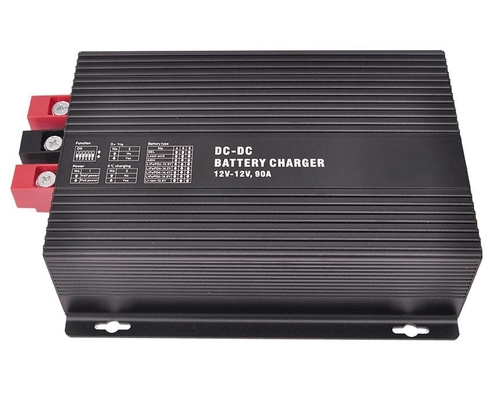 12V 30A Gleichstrom-Ladegerät mit 390W Pvmax Umkehrpolaritätsschutz Wasserdicht IP20/IP65