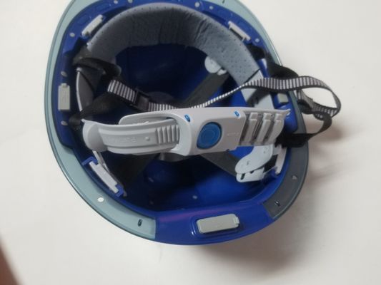 Blaue Sicherheits-intelligenter Sturzhelm mit eingebaute Zahn-multi Wechselsprechanlagen-zentraler Überwachungsplattform GPSs Kamera 4G WIFI blaue