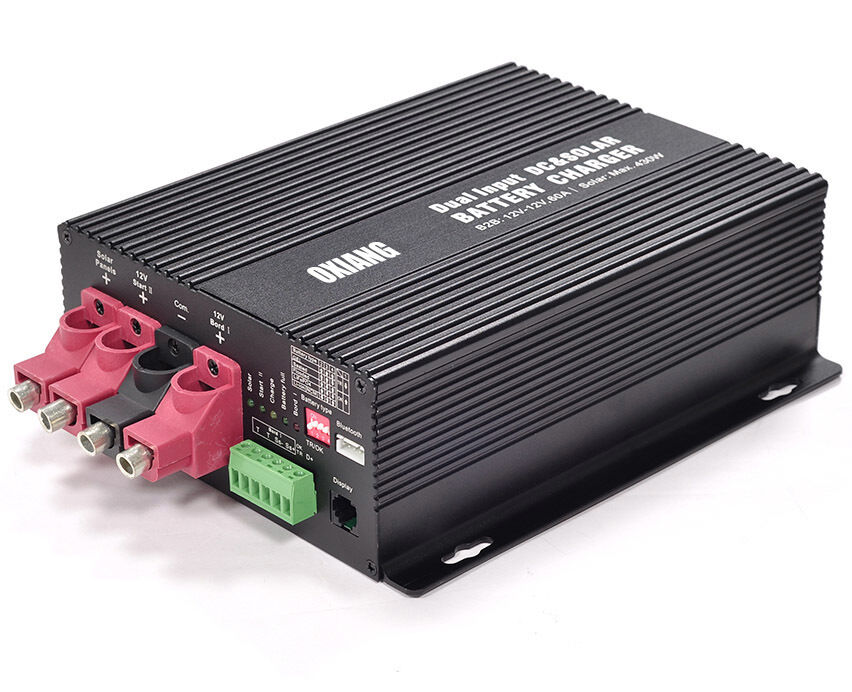 2026 Neuer 24V-24V B2B 50A MPPT 30A Dual-Input Gleichstrom- und Solarbatterielader